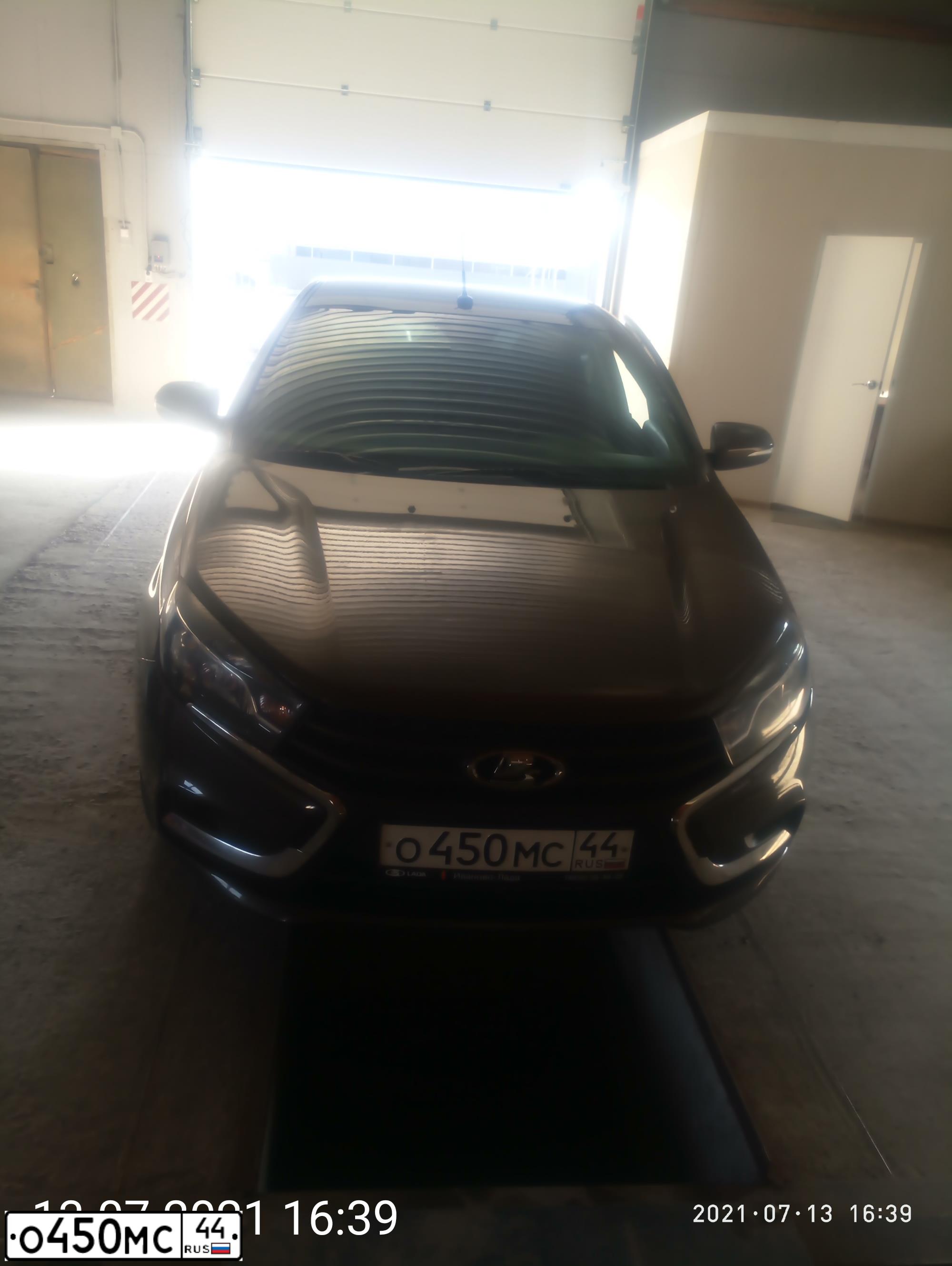Фото автомобиля LADA VESTA, 2018 — госномер С166УЕ58. Цвет: Коричневый