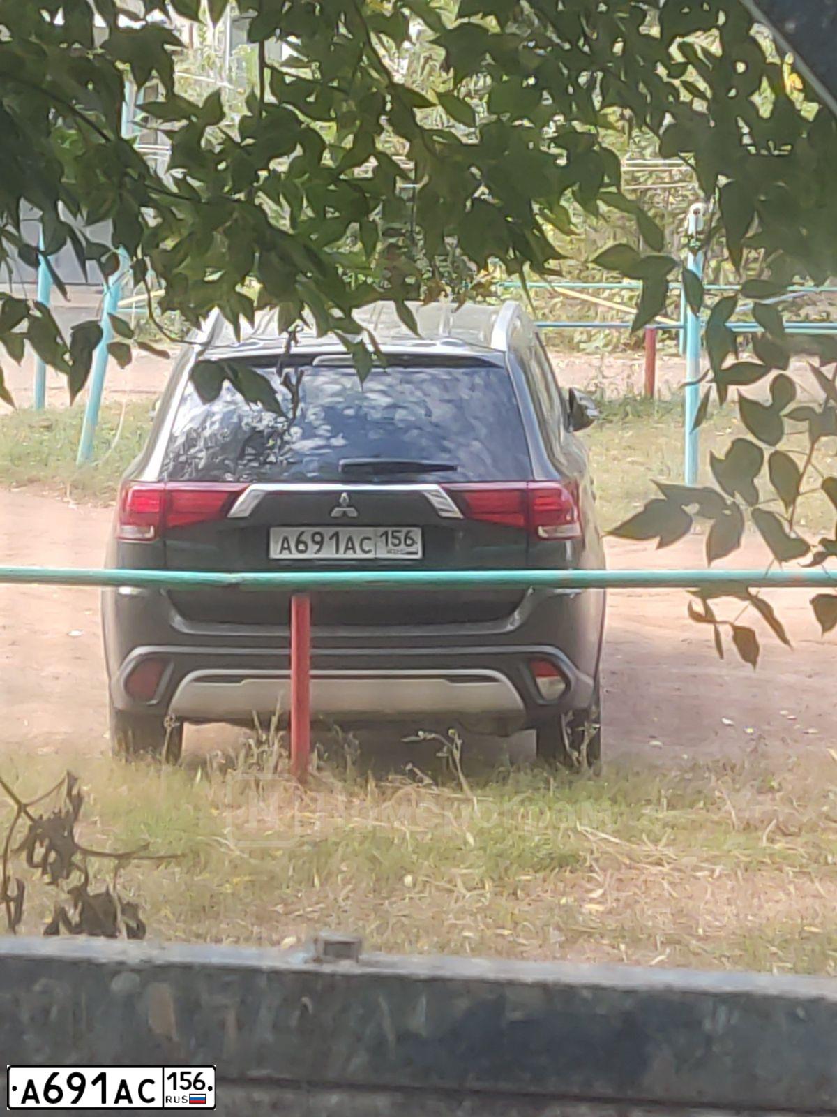 Фото автомобиля MITSUBISHI OUTLANDER, 2019 — госномер А691АС156. Цвет: КОРИЧНЕВЫЙ