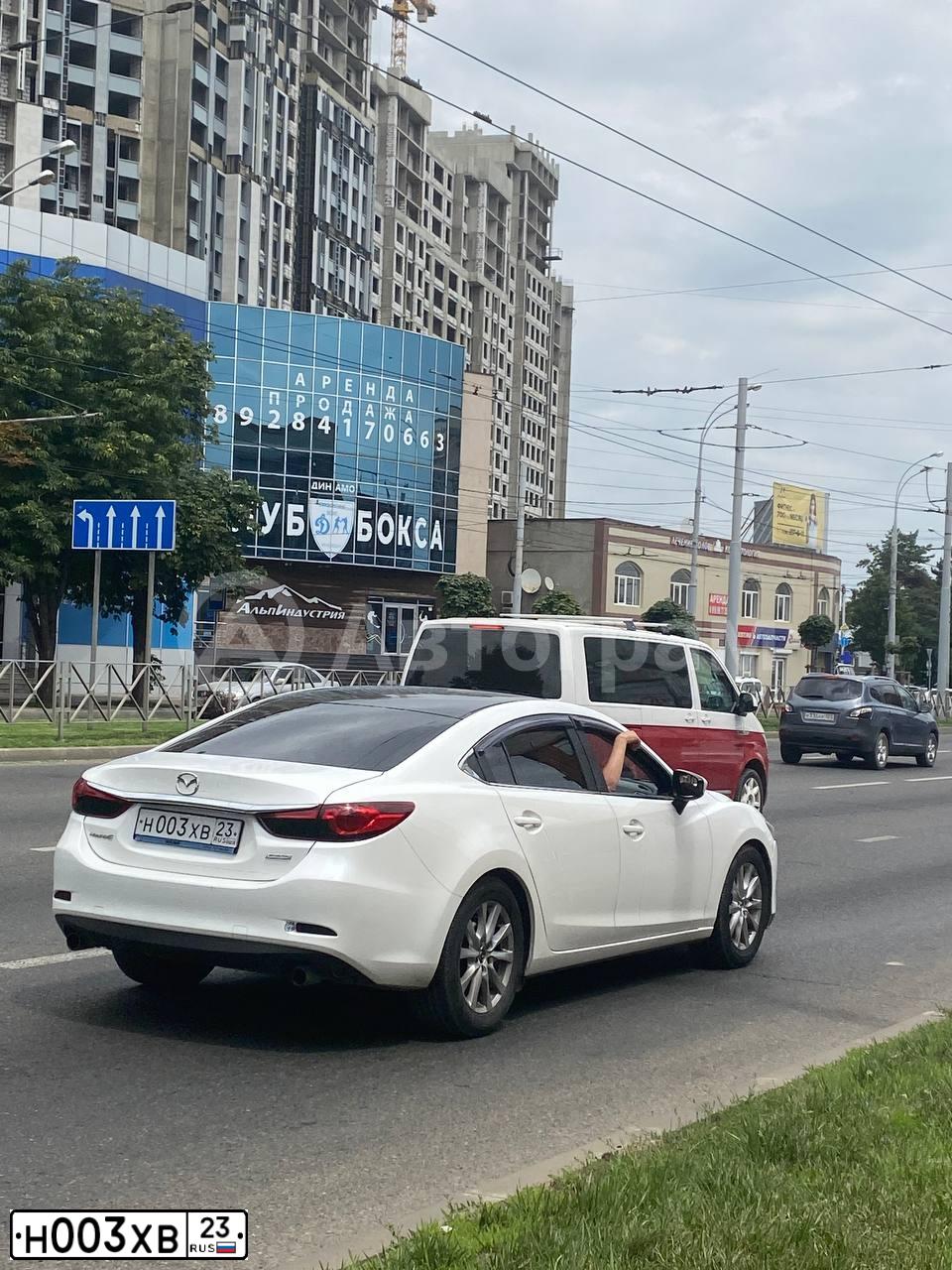 Фото автомобиля MAZDA 3, 2011 — госномер О692ТВ123. Цвет: Белый