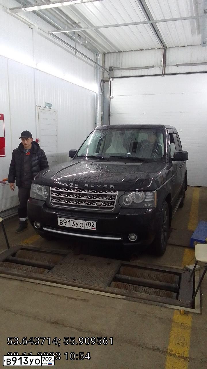 Фото автомобиля LANDROVER RANGE ROVER, 2006 — госномер К337РК702. Цвет: ЧЕРНЫЙ