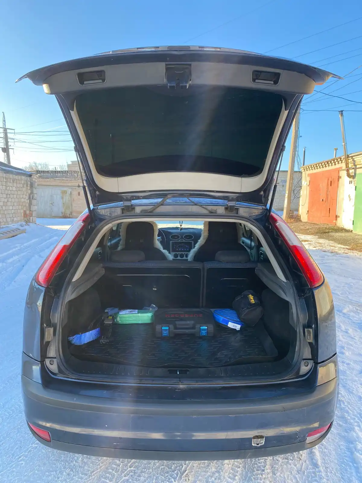 Фото автомобиля FORD FOCUS, 2006 — госномер В553АМ774. Цвет: ТЕМНО-СЕРЫЙ
