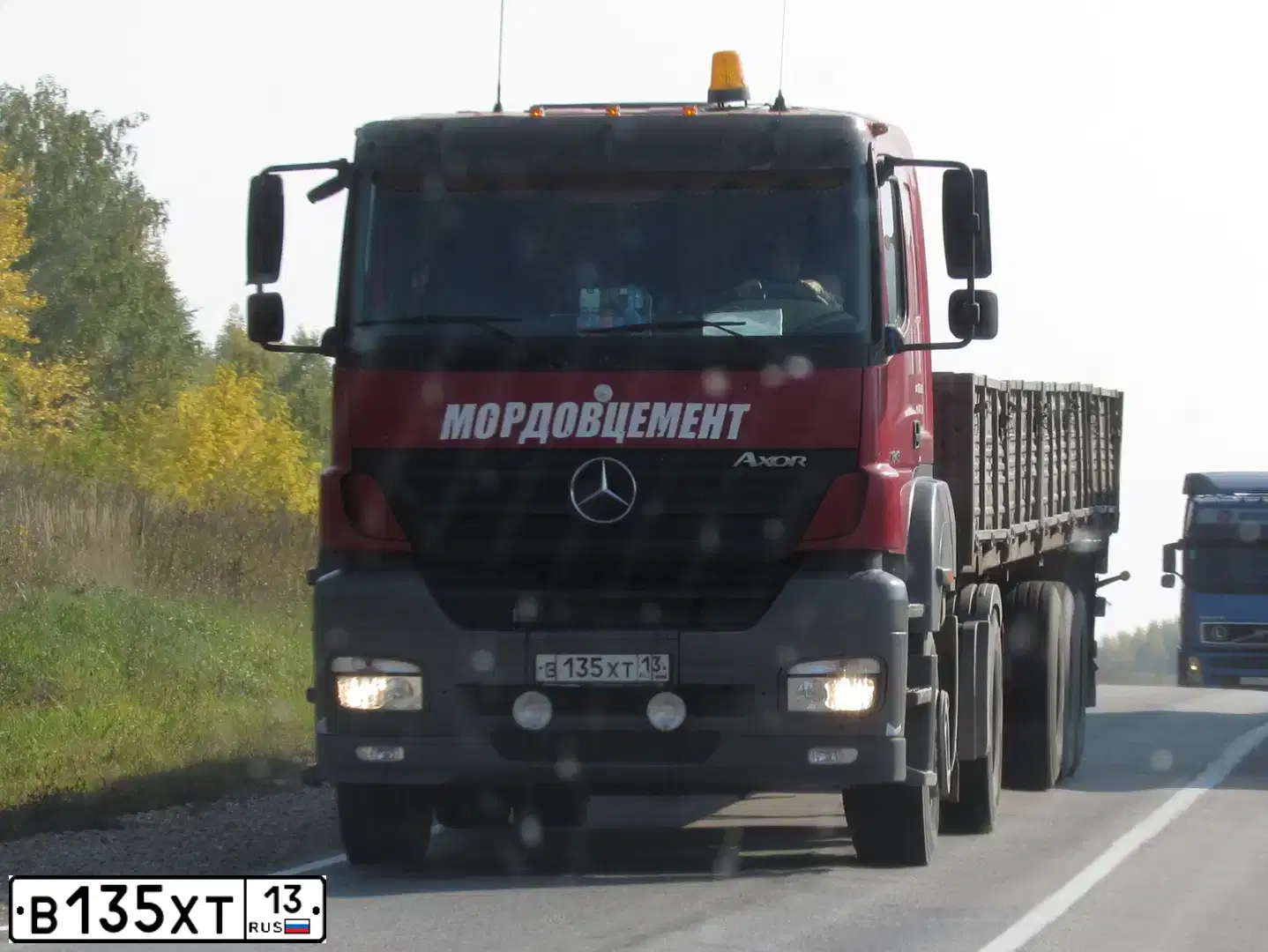 Фото автомобиля MERCEDES AXOR, 2008 — госномер А359ВТ193. Цвет: КРАСНЫЙ