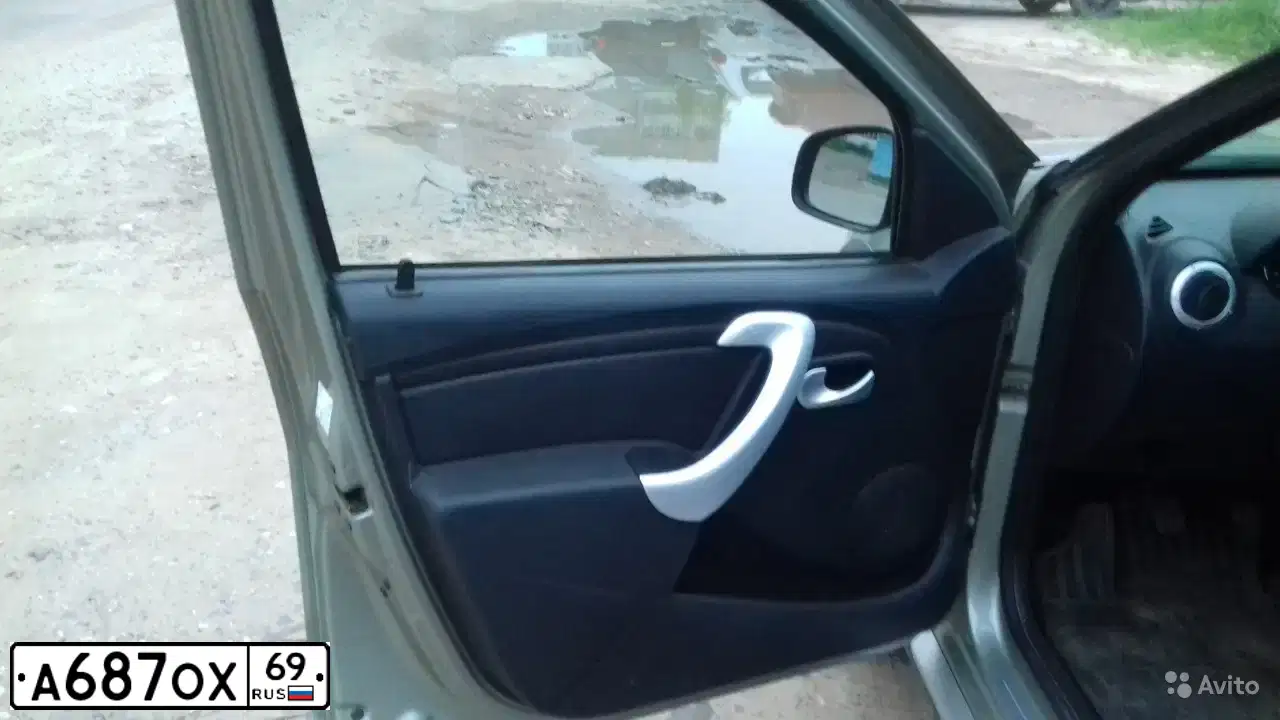 Фото автомобиля RENAULT T SANDERO, 2012 — госномер А687ОХ69. Цвет: БЕЖЕВЫЙ