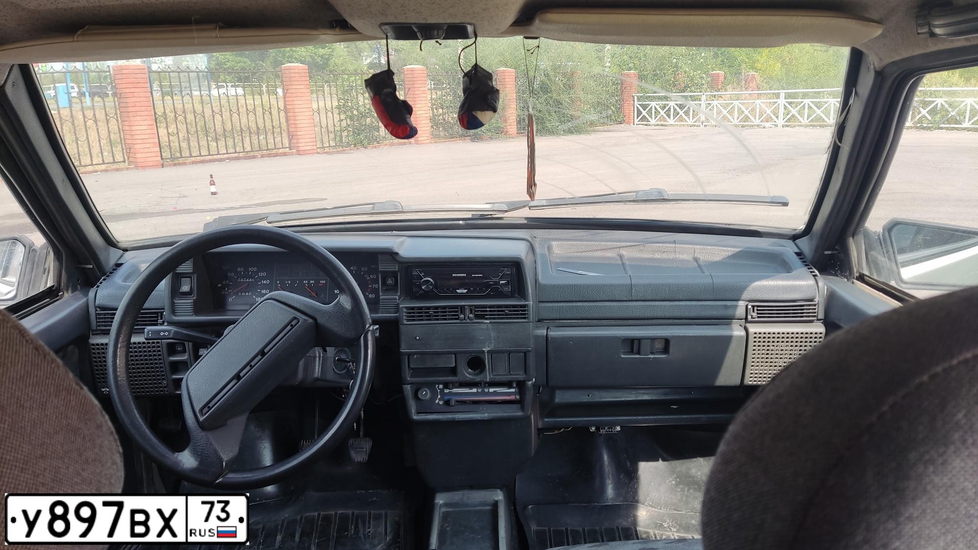 Фото автомобиля LADA 2109, 2002 — госномер К091СВ763. Цвет: СЕРЕБРИСТЫЙ ЖЕЛТО-ЗЕЛЕНЫЙ