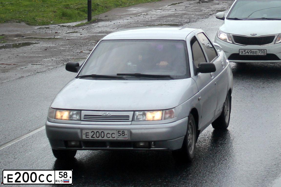 Фото автомобиля LADA 2110, 2004 — госномер Е200СС58. Цвет: СВЕТЛО-СЕРЕБРИСТЫЙ МЕТАЛЛ