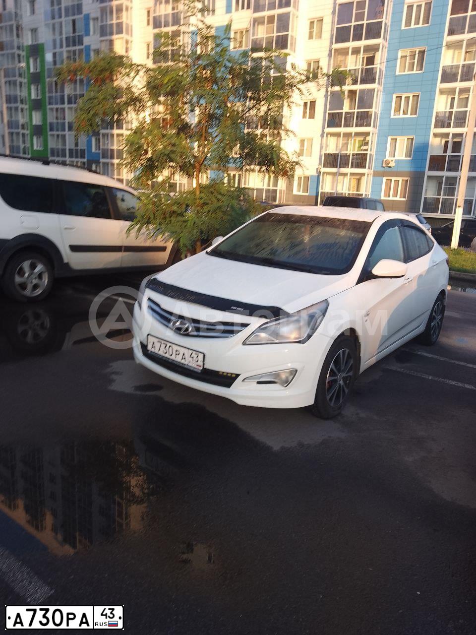 Фото автомобиля HYUNDAI SOLARIS, 2015 — госномер В107КЕ136. Цвет: Белый