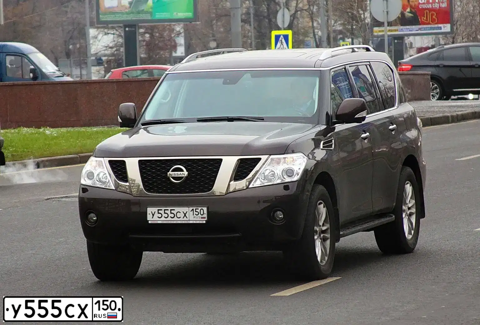 Фото автомобиля NISSAN PATROL, 2011 — госномер У555СХ150. Цвет: ТЕМНО-БОРДОВЫЙ