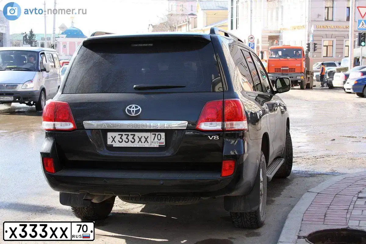 Фото автомобиля TOYOTA LAND CRUISER 200, 2010 — госномер К159АН70. Цвет: ЧЕРНЫЙ