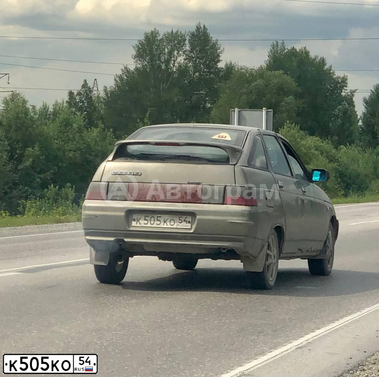 Фото автомобиля LADA 2112, 2002 — госномер К505КО54. Цвет: СЕРЕБРИСТЫЙ СЕРО-ЗЕЛЕНЫЙ