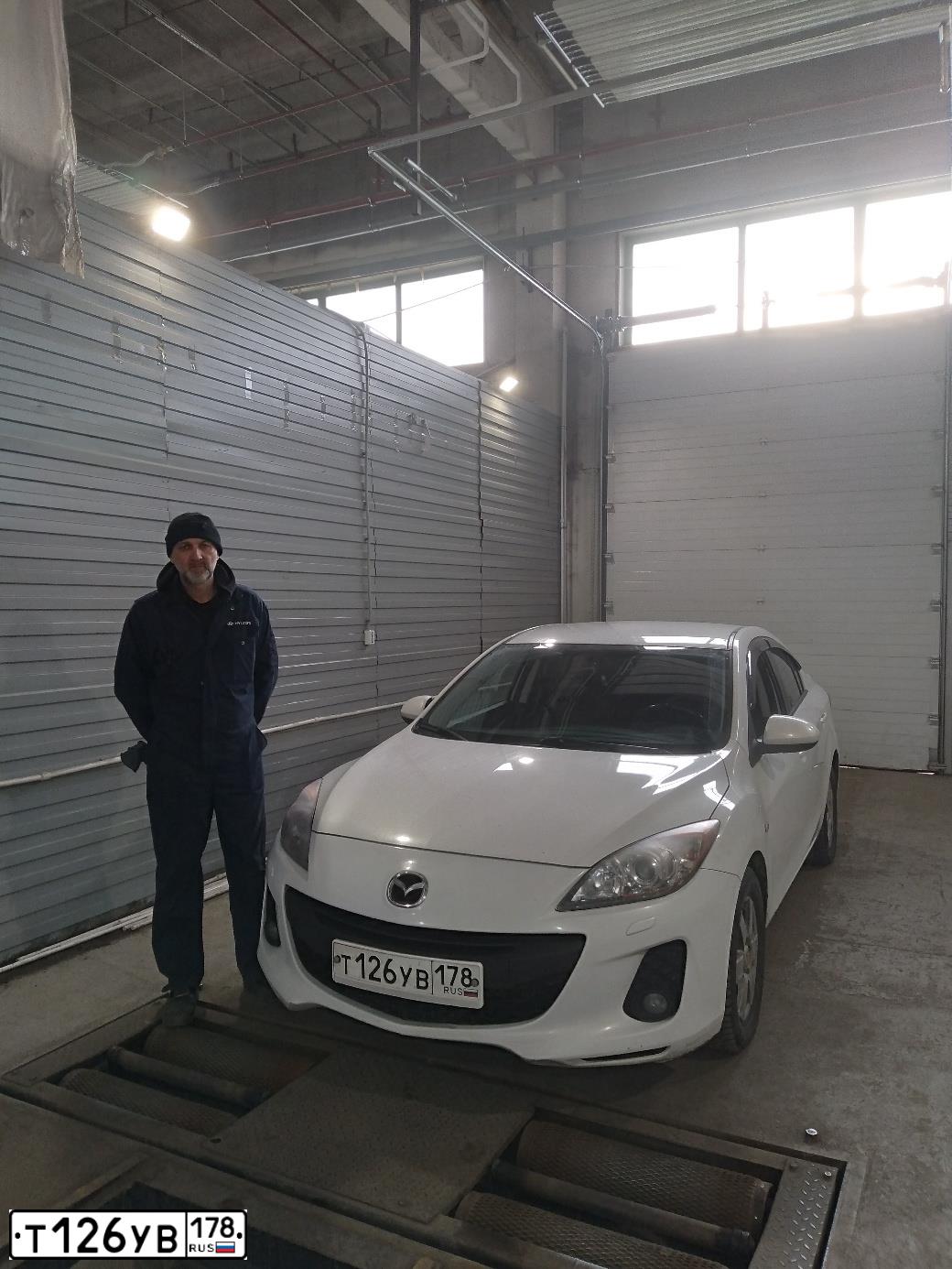 Фото автомобиля MAZDA 3, 2012 — госномер К641ВВ147. Цвет: Белый