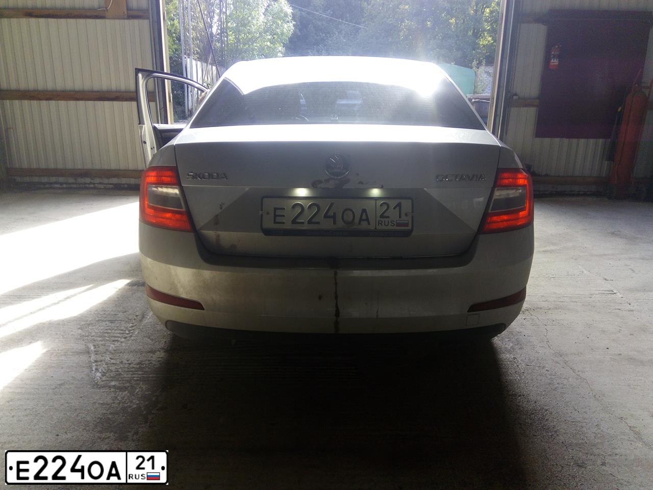 Фото автомобиля SKODA OCTAVIA, 2015 — госномер М054ЕН21. Цвет: СЕРЕБРИСТЫЙ
