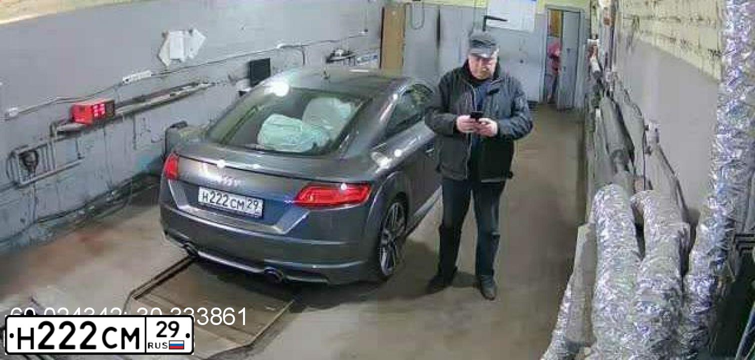 Фото автомобиля AUDI TT, 2015 — госномер Т762МС178. Цвет: СЕРЫЙ
