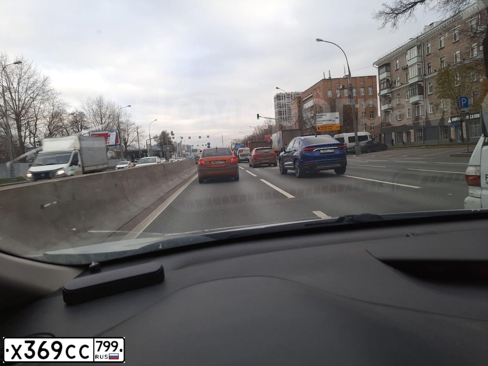 Фото автомобиля GEELY TUGELLA НРВА4, 2022 — госномер Х369СС799. Цвет: синий