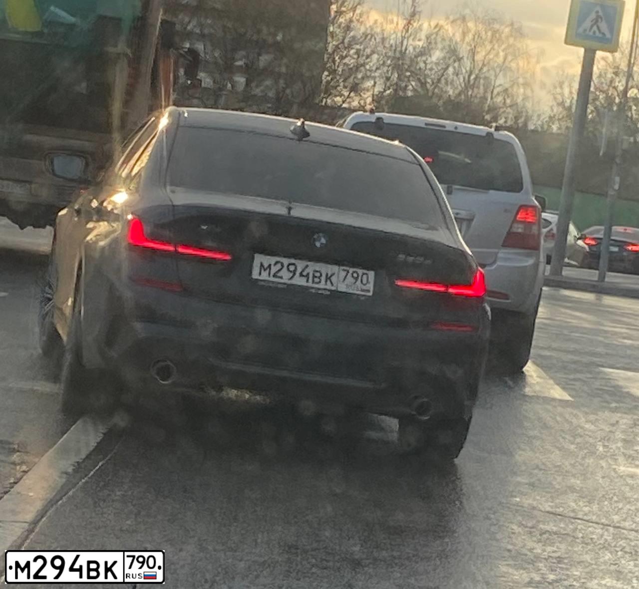 Фото автомобиля BMW SERIE 3, 2020 — госномер М294ВК790. Цвет: ЧЕРНЫЙ