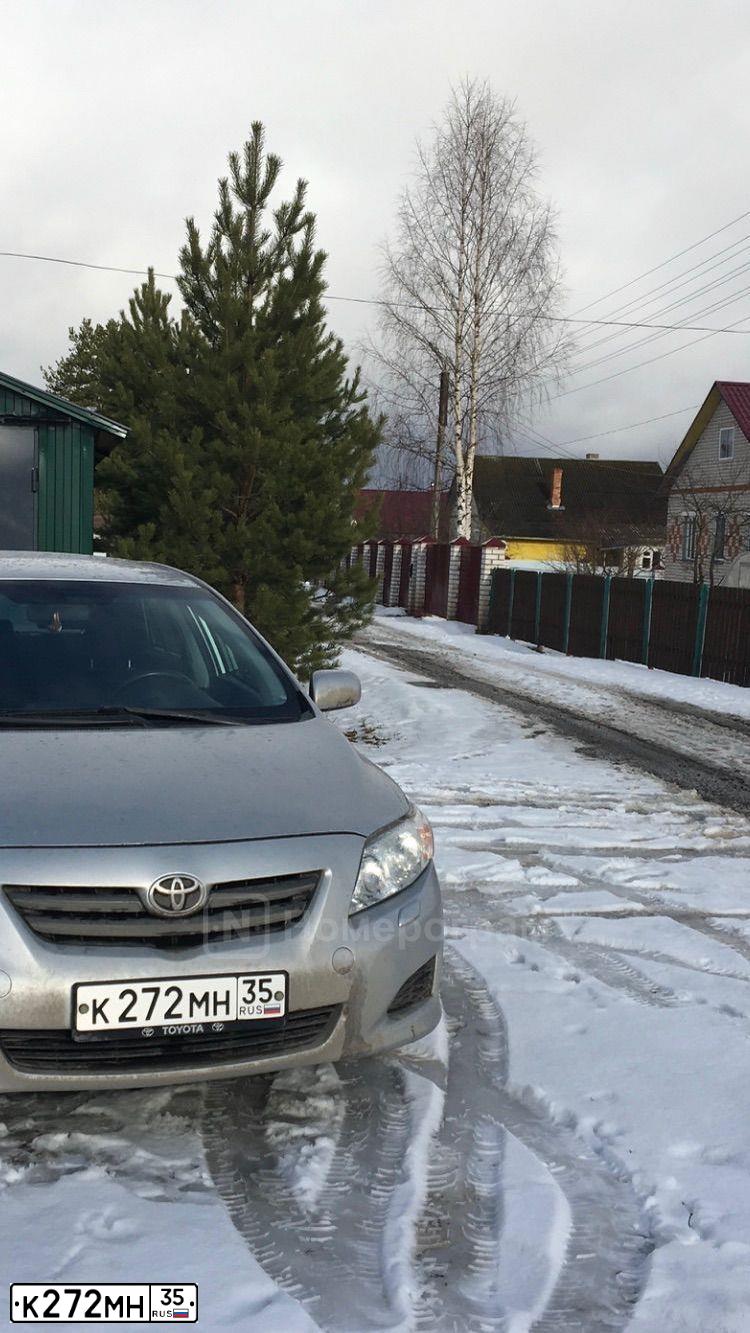 Фото автомобиля TOYOTA COROLLA, 2008 — госномер К272МН35. Цвет: СЕРЕБРИСТЫЙ