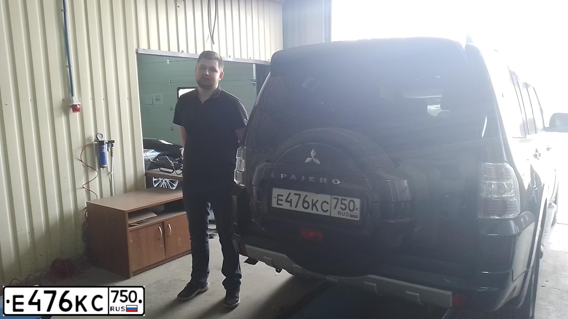Фото автомобиля MITSUBISHI PAJERO, 2011 — госномер У807ЕН152