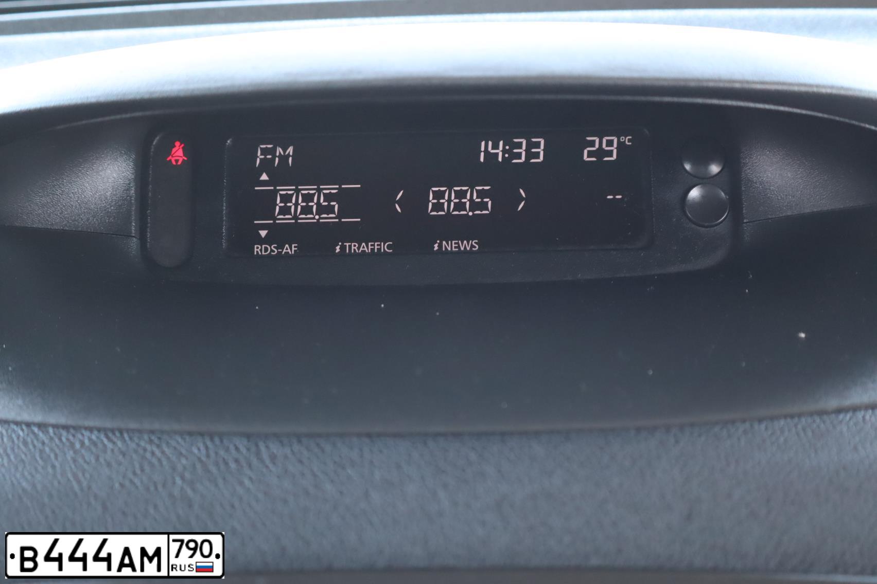 Фото автомобиля RENAULT MEGANE, 2010 — госномер В444АМ790. Цвет: Красный