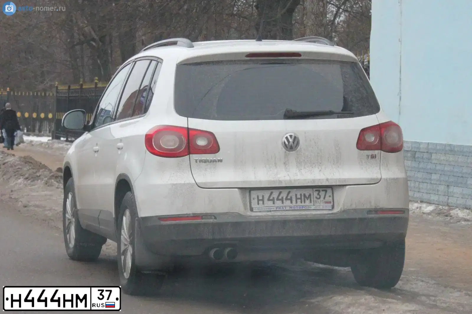 Фото автомобиля VOLKSWAGEN TIGUAN, 2010 — госномер А724КА37. Цвет: БЕЛЫЙ