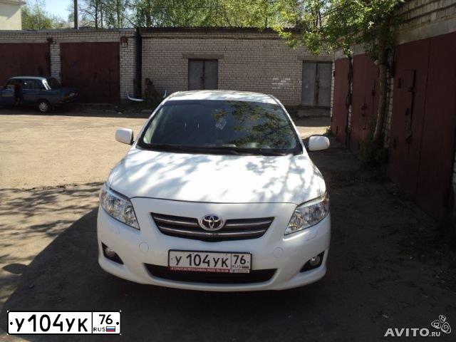 Фото автомобиля TOYOTA COROLLA, 2008 — госномер У104УК76. Цвет: БЕЛЫЙ