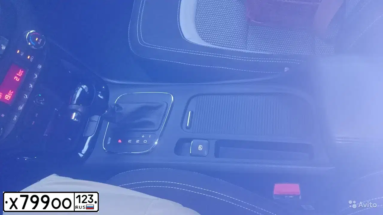Фото автомобиля KIA CEE'D, 2014 — госномер Х799ОО123. Цвет: СЕРЫЙ