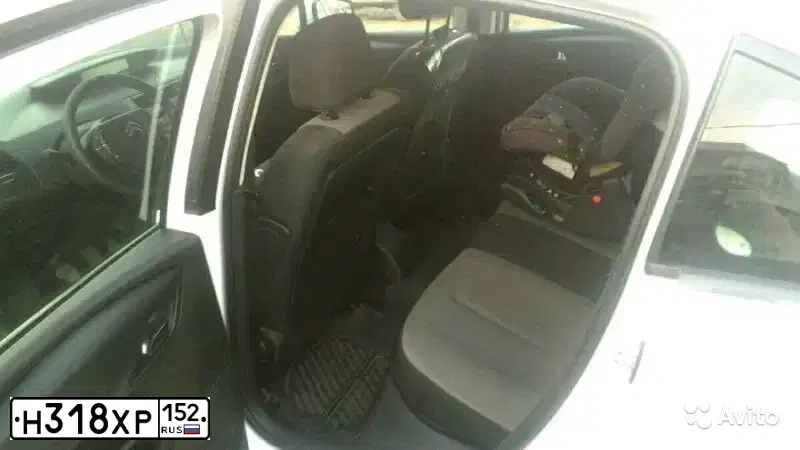 Фото автомобиля CITROEN C4, 2011 — госномер О097УУ44. Цвет: Белый