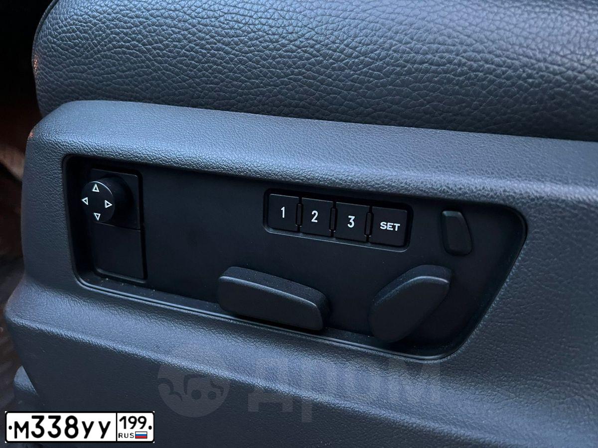 Фото автомобиля VOLKSWAGEN TOUAREG, 2008 — госномер М338УУ199. Цвет: СЕРЫЙ ТЕМНЫЙ