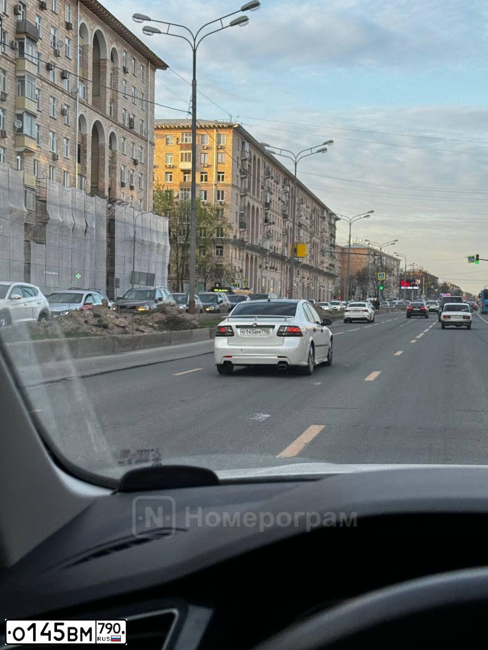 Фото автомобиля SAAB 9-3, 2007 — госномер М879УМ790. Цвет: Белый