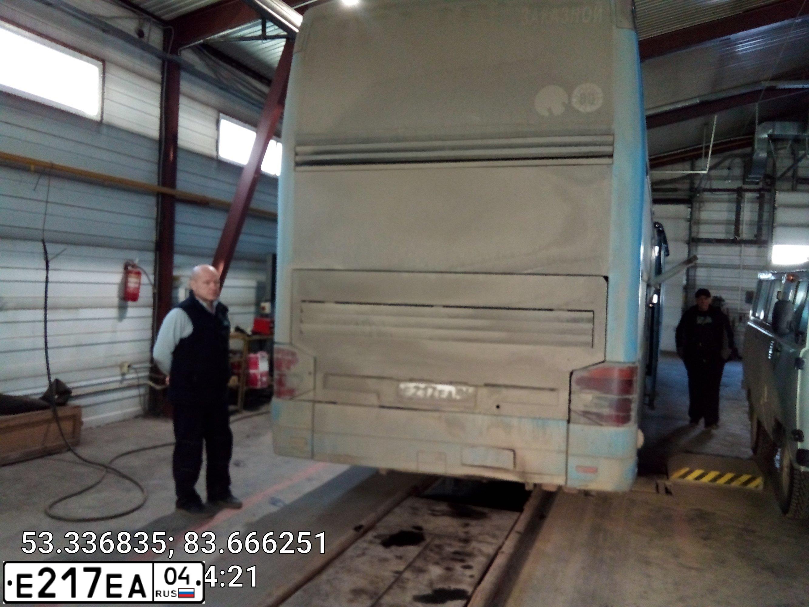 Фото автомобиля SETRA S 317, 1978 — госномер Е217ЕА04. Цвет: ГОЛУБАЯ ГЛАЗУРЬ