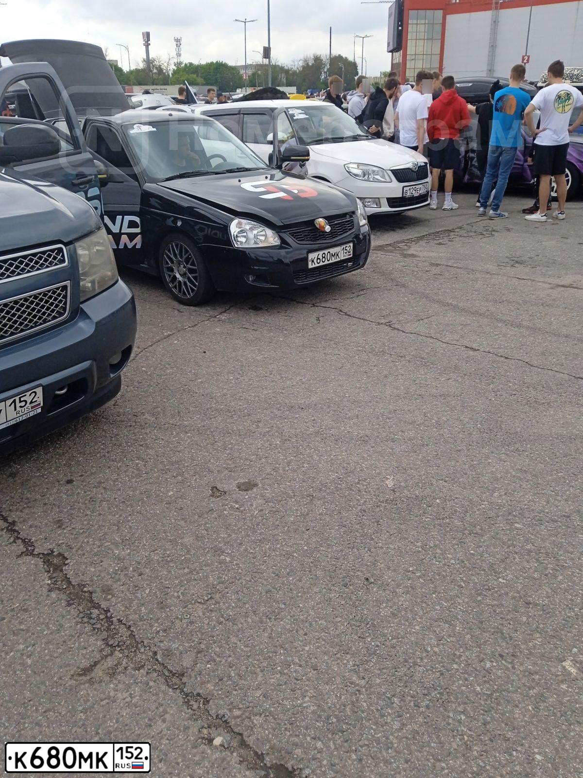 Фото автомобиля LADA 2172 PRIORA, 2012 — госномер К680МК152. Цвет: Сине-Черный