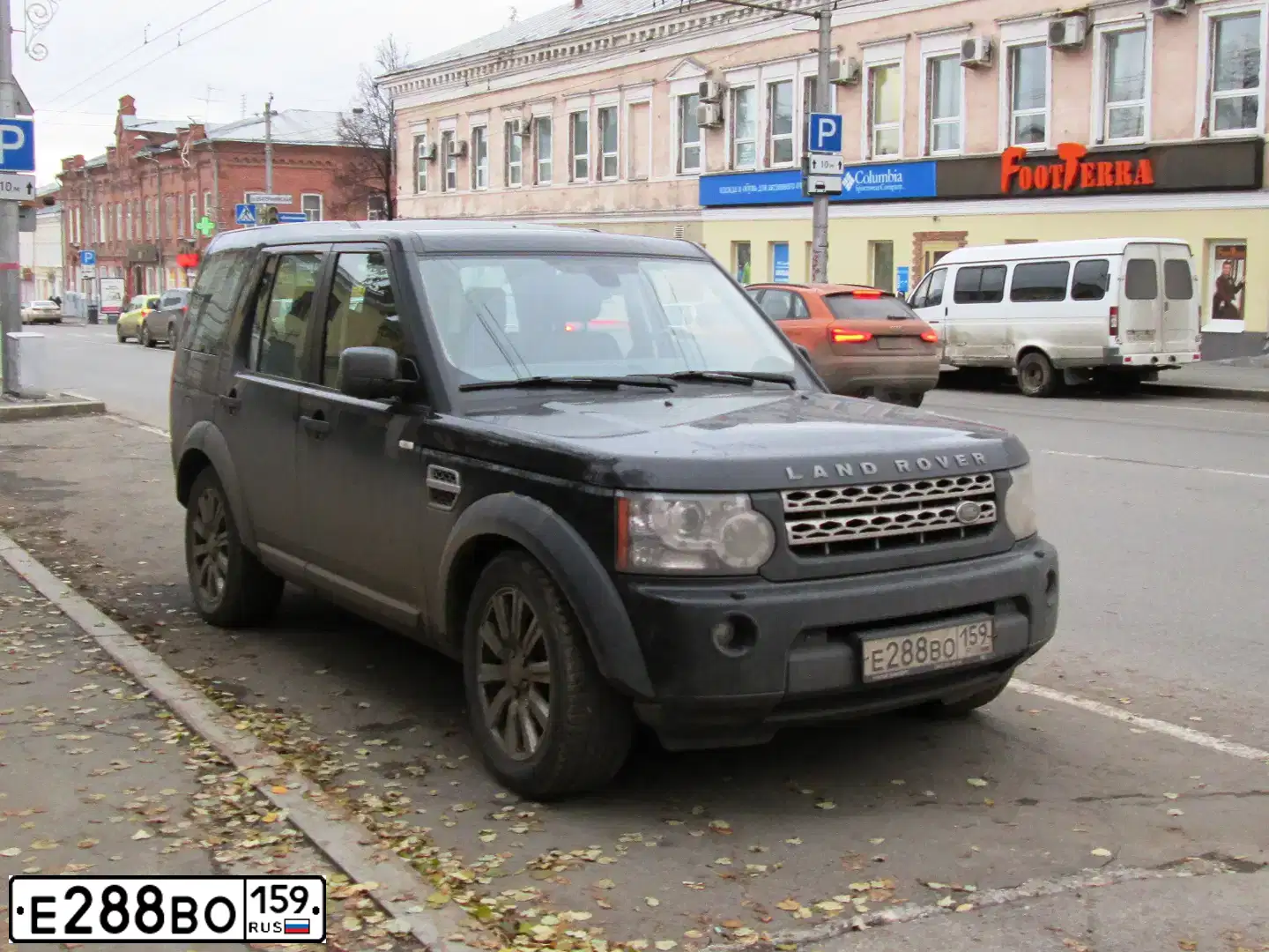 Фото автомобиля LANDROVER DISCOVERY, 2013 — госномер К253ТМ159. Цвет: ЧЕРНЫЙ