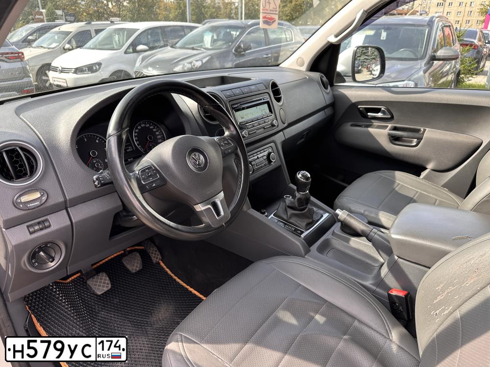 Фото автомобиля VOLKSWAGEN AMAROK, 2013 — госномер О443ЕО774. Цвет: СЕРЕБРИСТЫЙ