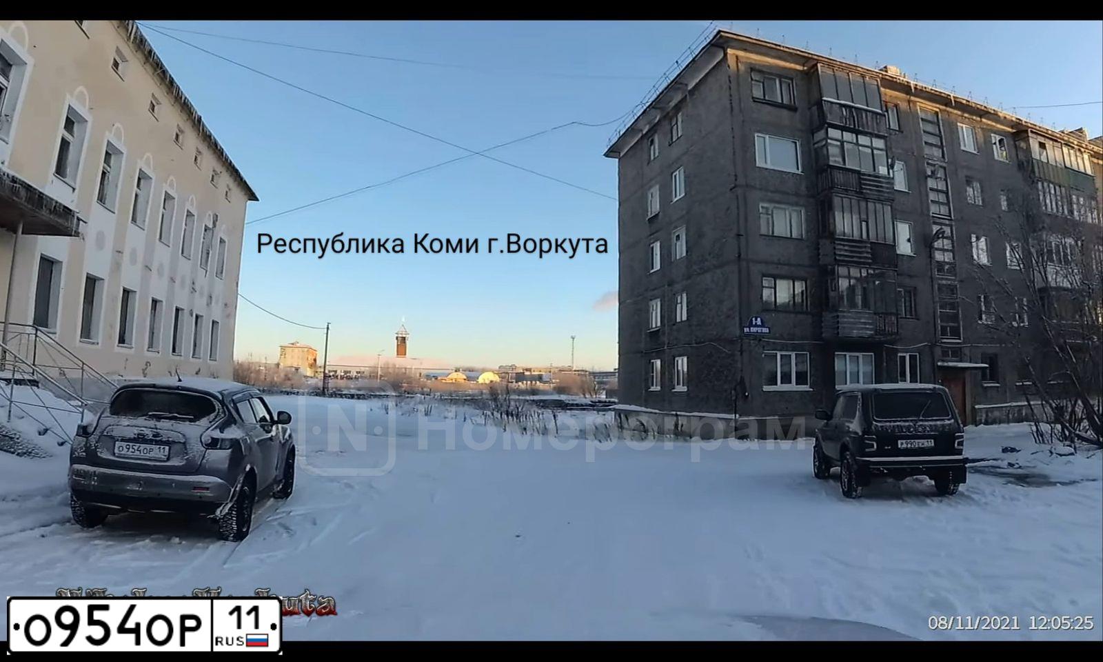 Фото автомобиля NISSAN JUKE, 2012 — госномер О954ОР11. Цвет: СЕРЫЙ