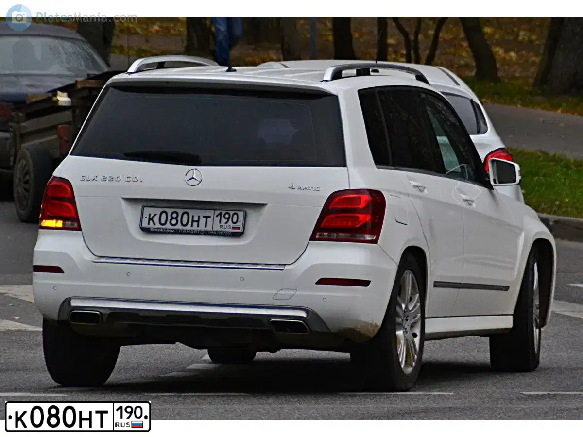 Фото автомобиля MERCEDES GLK-KLASSE, 2012 — госномер Е988РЕ750. Цвет: Белый