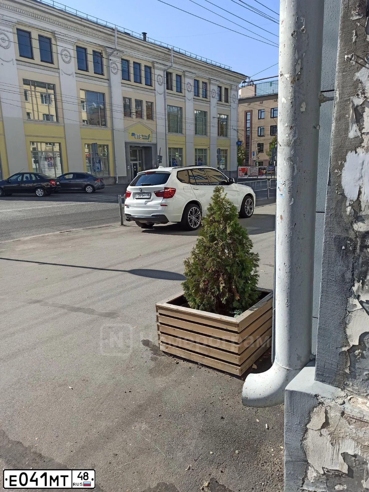 Фото автомобиля LADA 2107, 1993 — госномер Е041МТ48. Цвет: САФАРИ