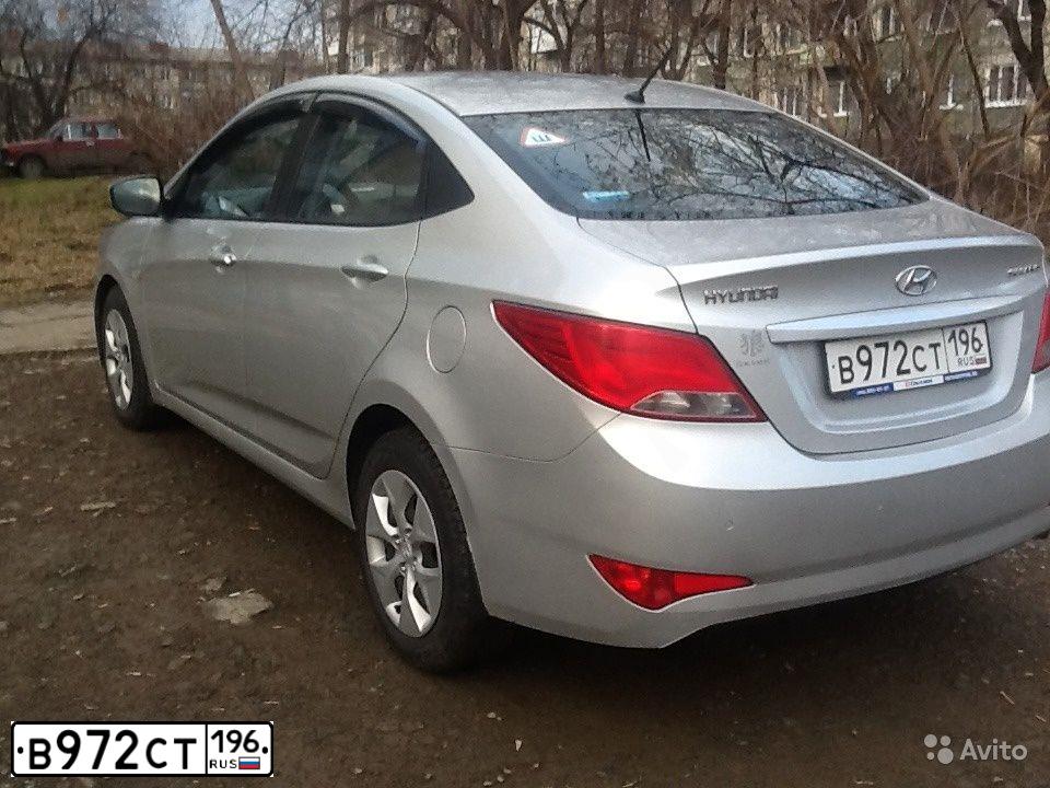 Фото автомобиля HYUNDAI SOLARIS, 2015 — госномер В972СТ196. Цвет: СВЕТЛО-СЕРЫЙ