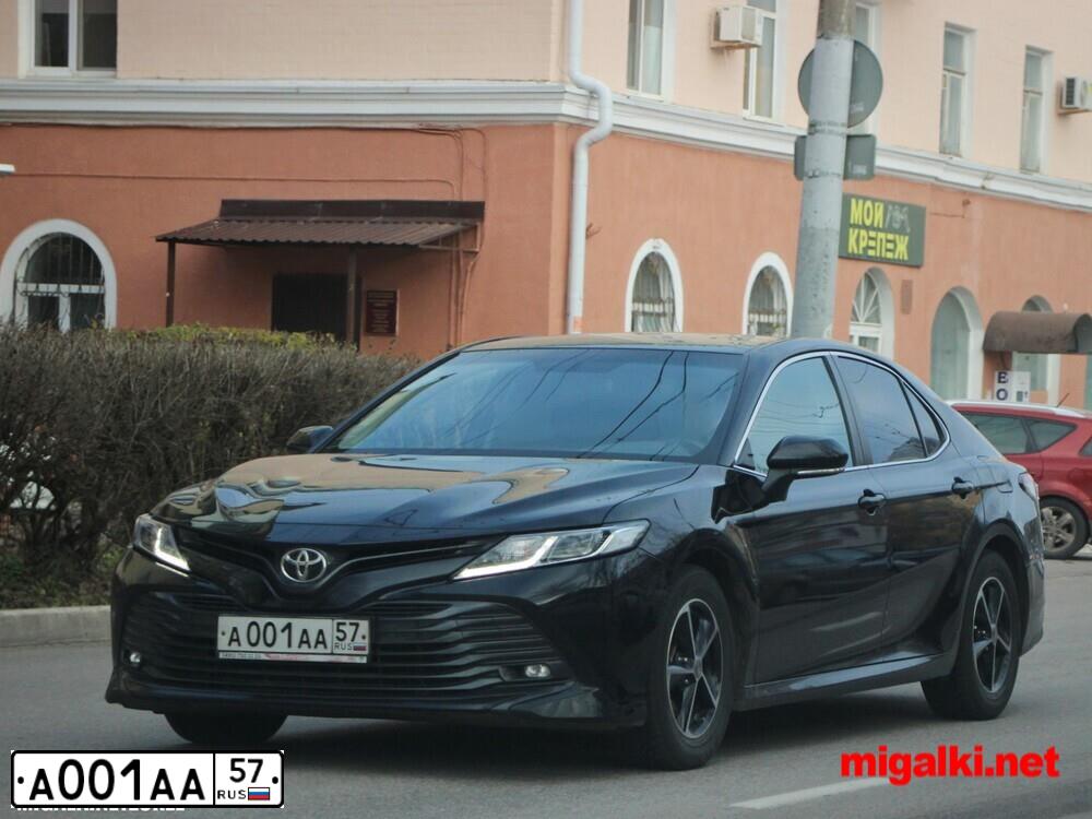 Фото автомобиля LADA 1118 KALINA, 2011 — госномер О286УУ57. Цвет: СИНЕ-ЧЕРНЫЙ