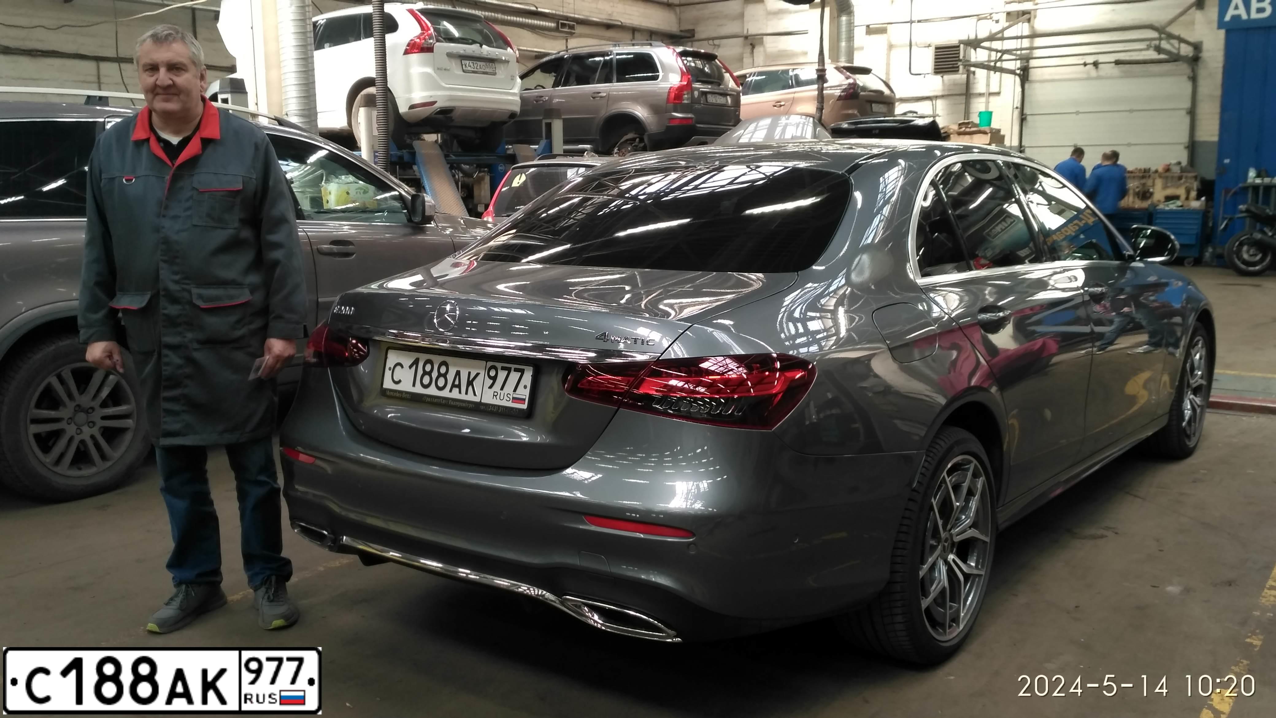 Фото автомобиля MERCEDES-BENZ E-CLASS, 2020 — госномер М298УА790. Цвет: СЕРЫЙ
