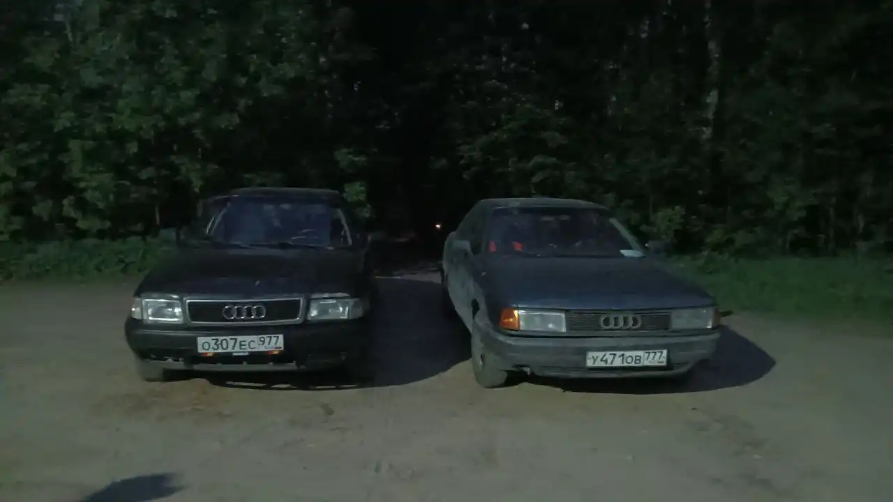 Фото автомобиля AUDI 80, 1993 — госномер О307ЕС977. Цвет: ЧЕРНЫЙ