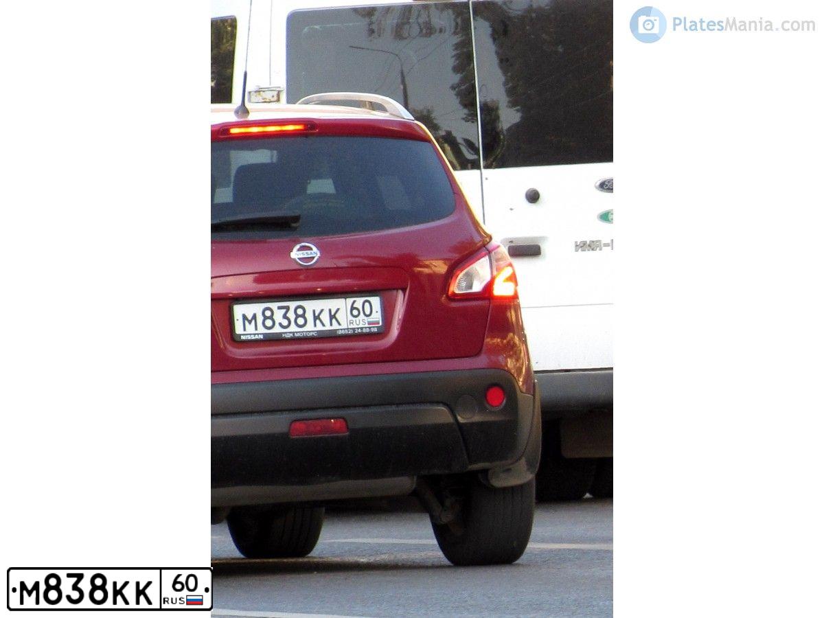 Фото автомобиля NISSAN QASHQAI, 2012 — госномер Р394ТР799. Цвет: Красный