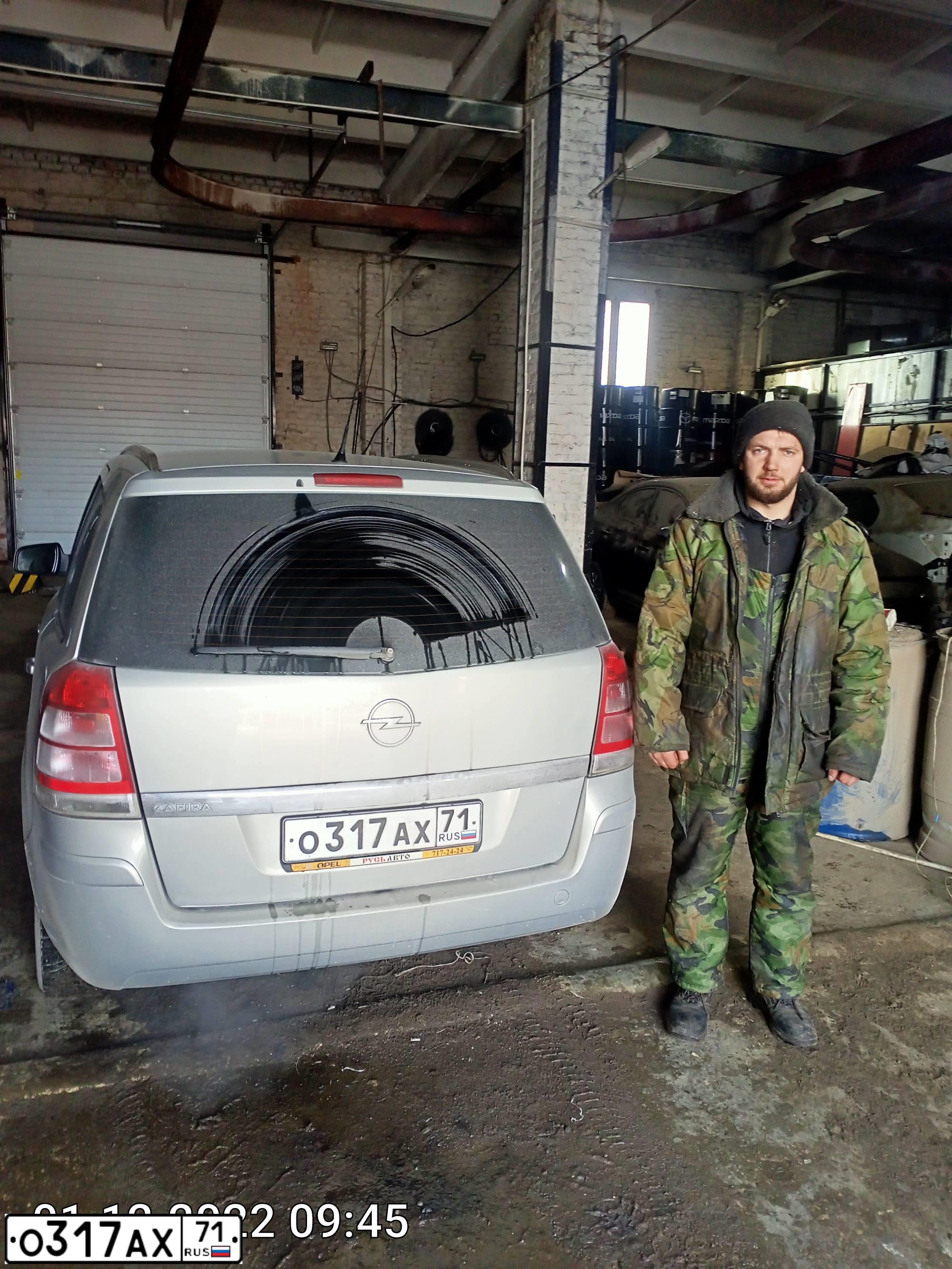 Фото автомобиля OPEL ZAFIRA, 2011 — госномер О652ЕА71. Цвет: БЕЖЕВЫЙ