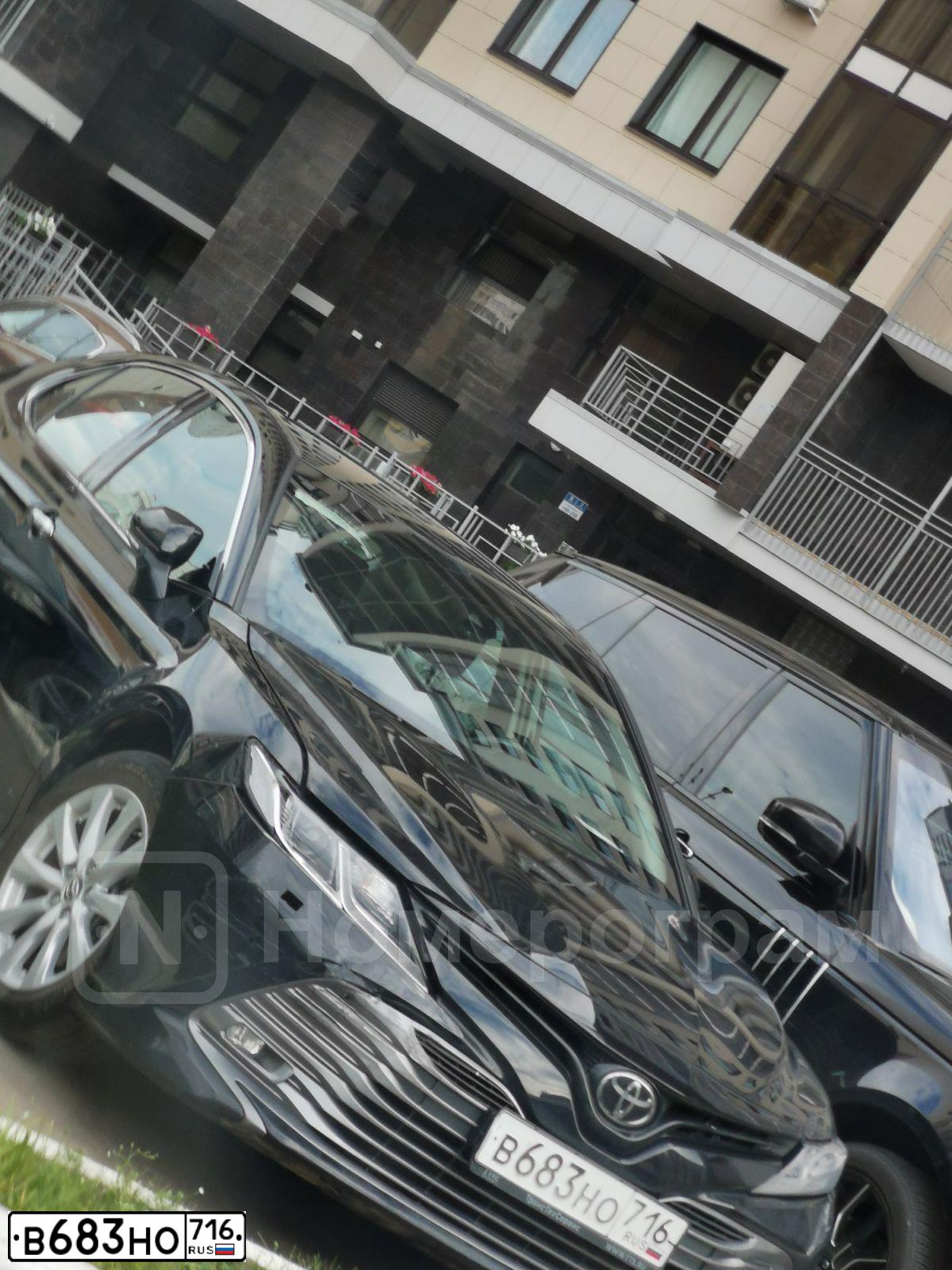 Фото автомобиля TOYOTA CAMRY, 2019 — госномер С801ВВ716. Цвет: ЧЕРНЫЙ МЕТАЛЛИК