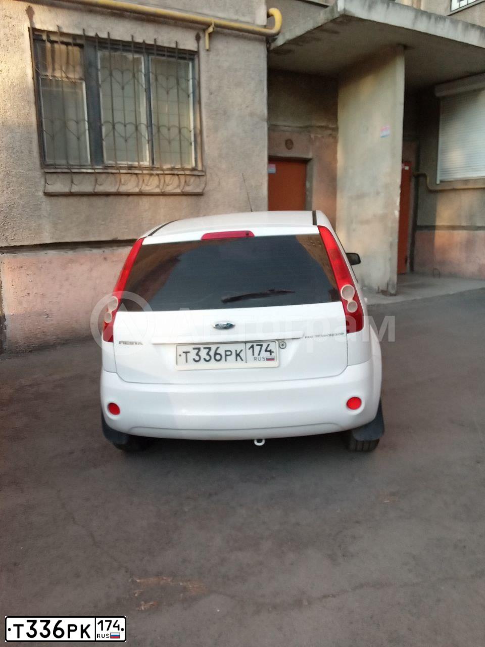 Фото автомобиля FORD FIESTA / ASPIRE, 2006 — госномер М333РС02. Цвет: БЕЛЫЙ