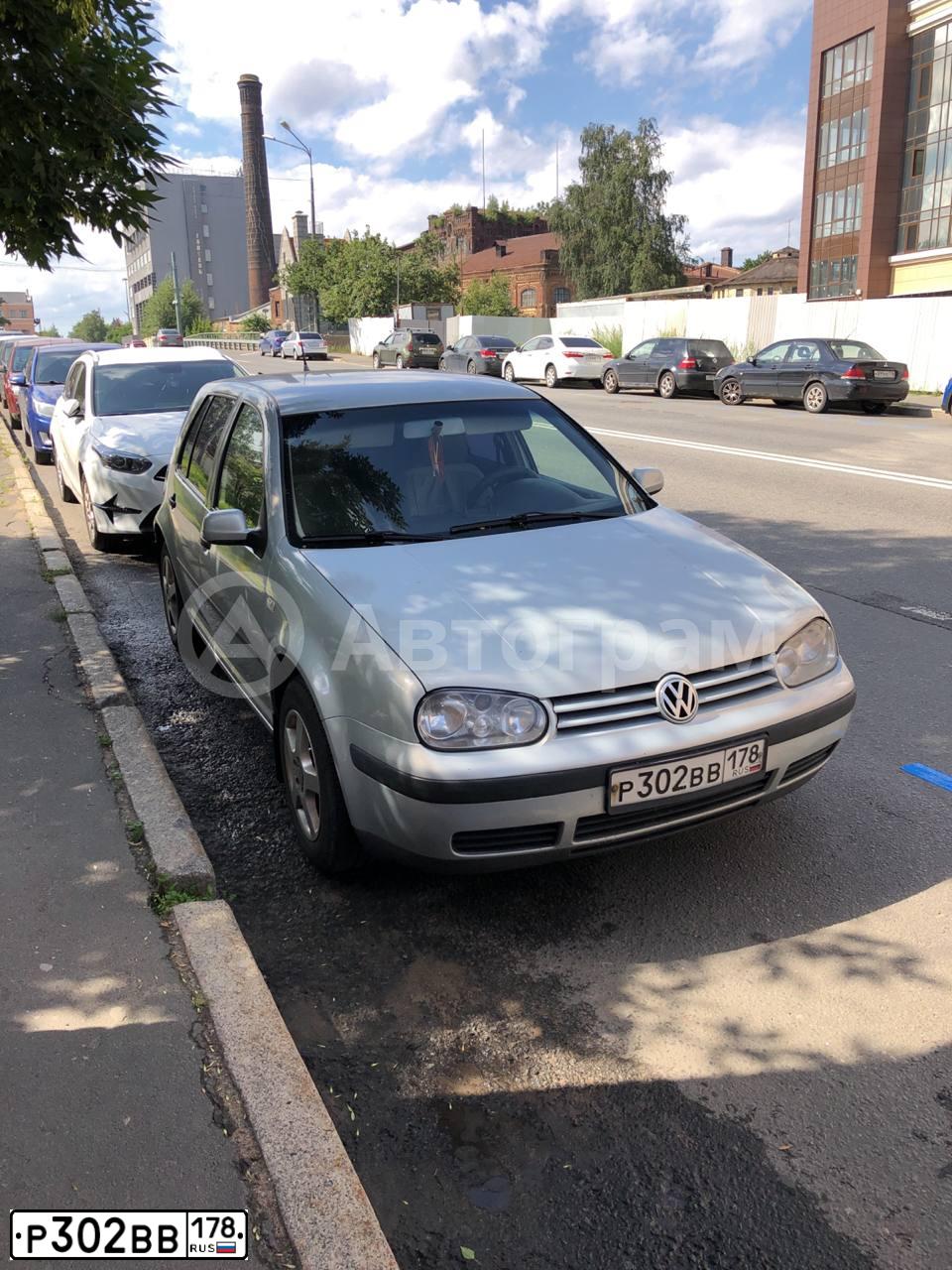 Фото автомобиля VOLKSWAGEN GOLF, 2000 — госномер Р302ВВ178. Цвет: СЕРЕБРИСТЫЙ