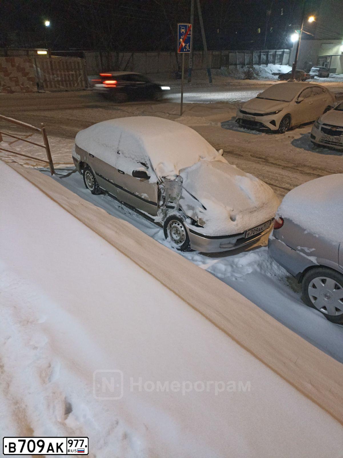 Фото автомобиля HONDA CIVIC, 1998 — госномер В709АК977. Цвет: СЕРЕБРИСТЫЙ