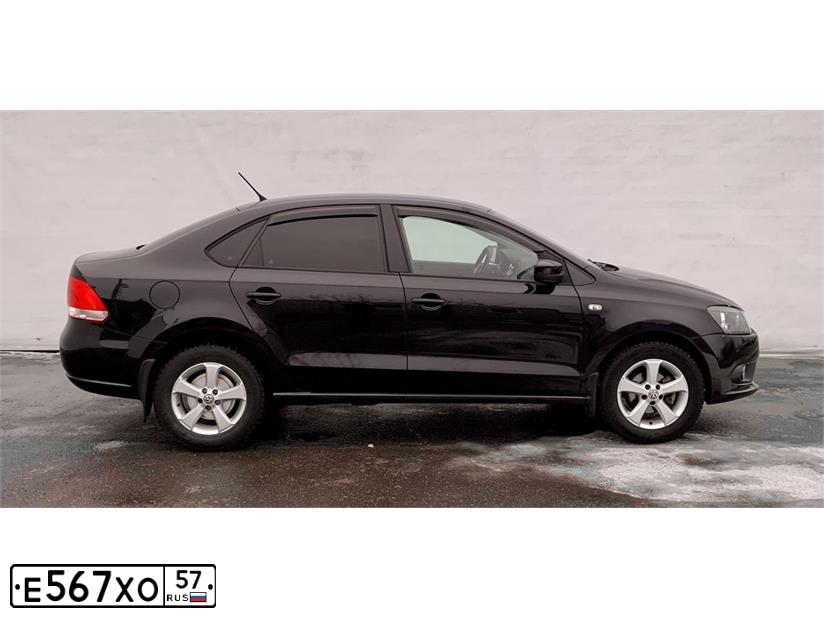 Фото автомобиля VOLKSWAGEN POLO, 2013 — госномер Е567ХО57. Цвет: ЧЕРНЫЙ
