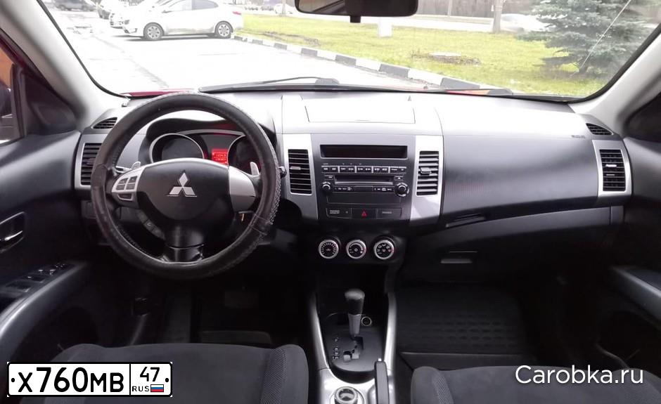 Фото автомобиля MITSUBISHI OUTLANDER, 2007 — госномер Х760МВ47. Цвет: Красный