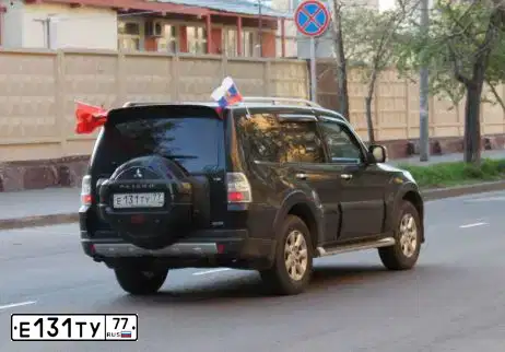 Фото автомобиля MITSUBISHI PAJERO, 2008 — госномер Е131ТУ77. Цвет: ЧЕРНЫЙ