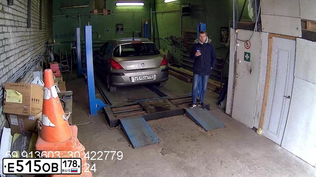 Фото автомобиля PEUGEOT 308, 2010 — госномер Е515ОВ178