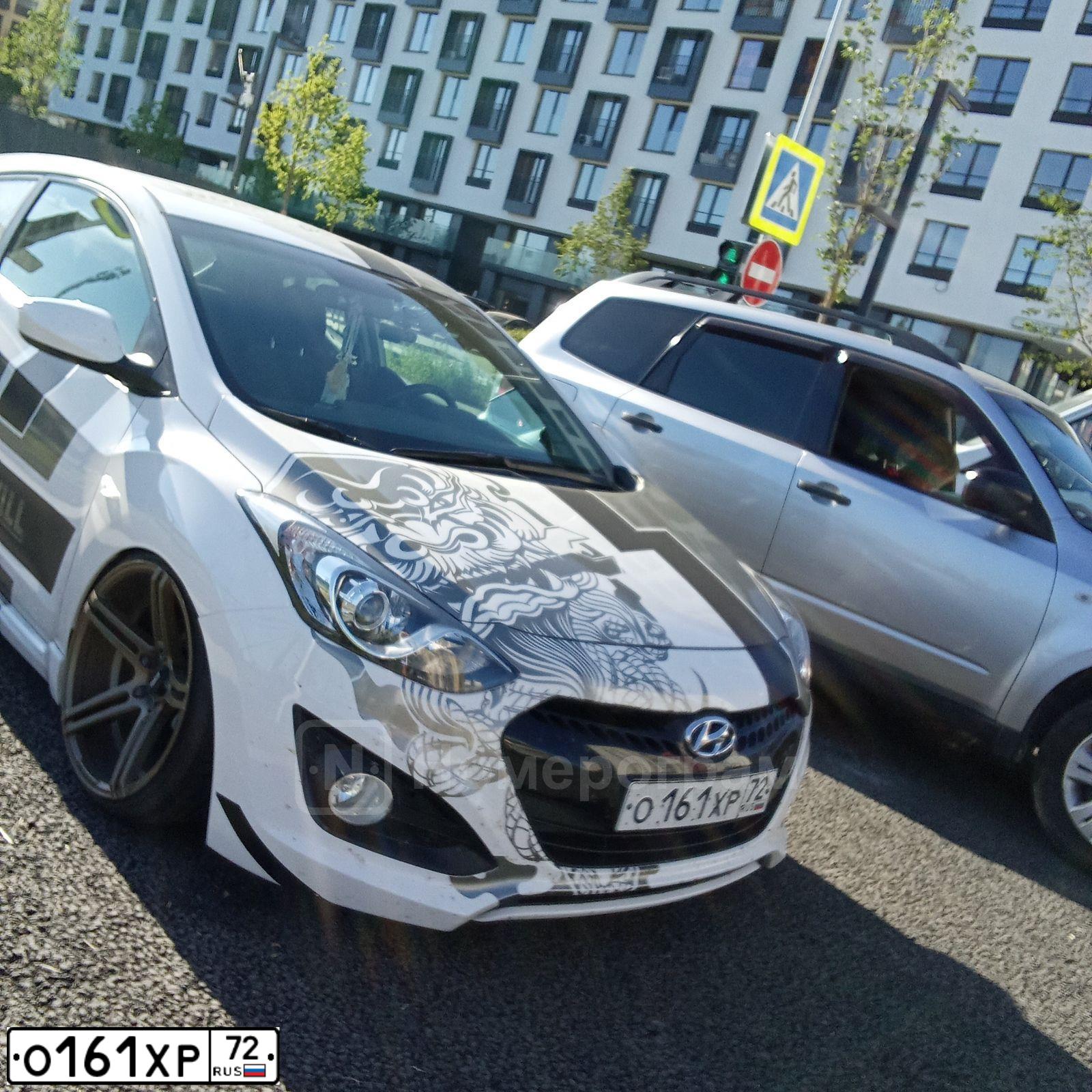 Фото автомобиля HYUNDAI I30, 2013 — госномер О161ХР72. Цвет: БЕЛЫЙ