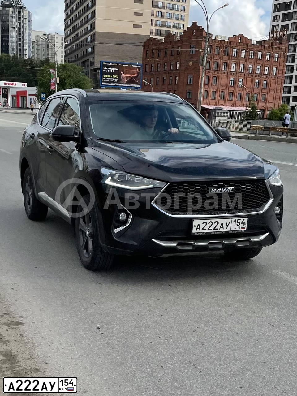 Фото автомобиля HAVAL F7, 2021 — госномер Р767УА154. Цвет: ЧЕРНЫЙ